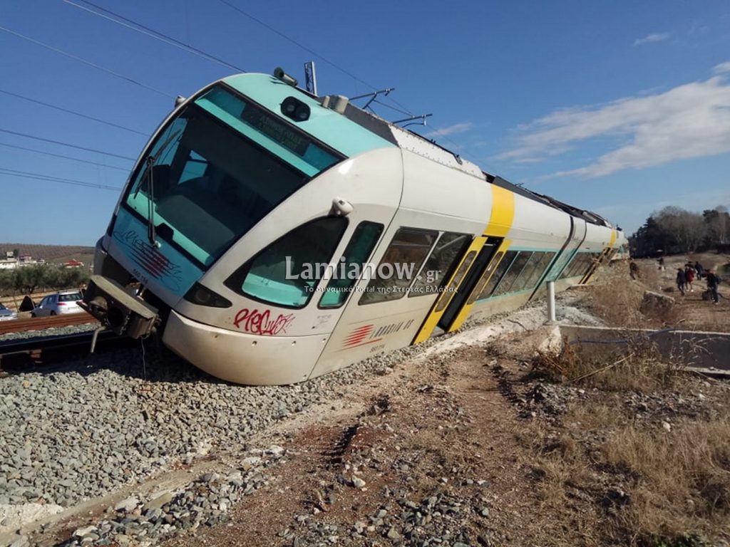 , Λαμία: Τρένο εκτροχιάστηκε και&#8230; τούμπαρε στο Λιανοκλάδι! / Δείτε εικόνες