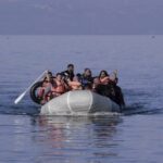 πρόσφυγες βάρκα scaled