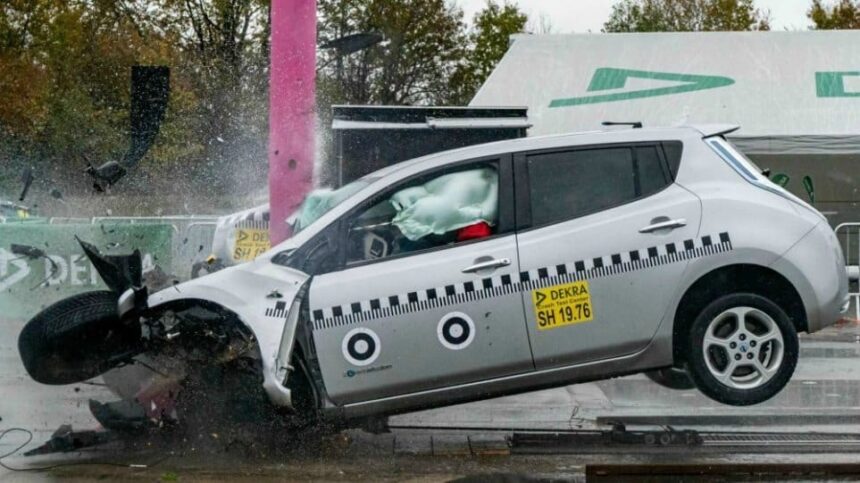 191118135013 NissLeafDekra1