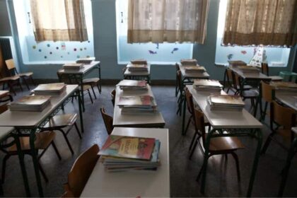 sxoleio taxi1 768x527 1