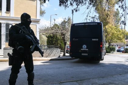 antitromokratiki astynomikos