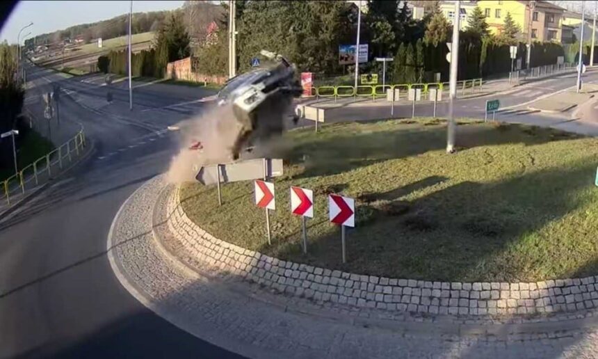 200414104612 suzuki chariatis1000a