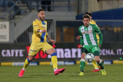 MARK FERNADEZ 2048x1459 1