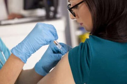 Vaccine adult woman young 666x399 1