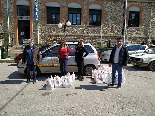 , Δήμος Δομοκού: Μοίρασε δώρα σε ευάλωτες ομάδες με τη συνδρομή της δομής βοήθειας στο σπίτι!(pics)