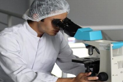 scientist 2141259 1920