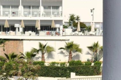 xenodoxeio mpalkonia kleistes ompreles