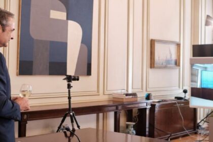 mitsotakis tourismos