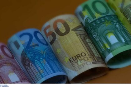 money in 1604 1 1536x1056 1