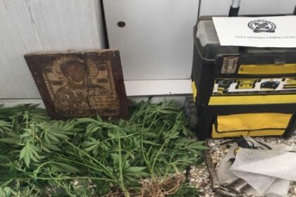 Paros eikona klopes xasisodentra