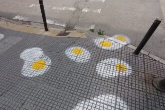 avga graffiti 575x466 1