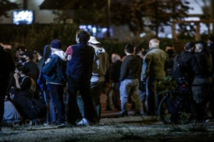 koronoios sygkentrosi se plateia agia paraskevi 1