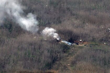 w18 65427w1695512w28105957KobeBryanthelicopterdebris