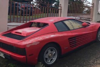 200716121645 Ferrari Testarossa
