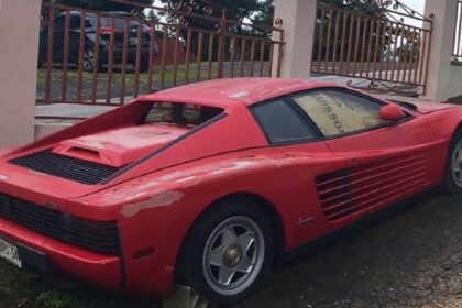 200716121645 Ferrari Testarossa