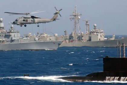 ELHNIKO UPOVRIXIO FREGATA ELIKOPETRO ELLHNIKES DUNAMEIS GREEK ARMY NAVY ARTHROU copy 1200x675