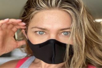 aniston mask