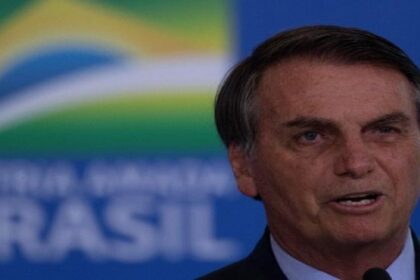 w15 230406Bolsonaro