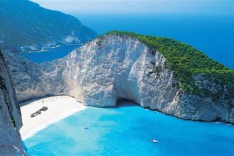 1471046 zakinthos navagio 930 1