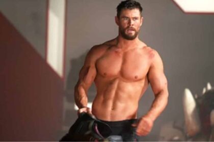 chris hemsworth shirtless thumb 700x380 210417