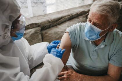 Coronavirus vaccine senior 666x399 1