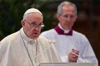 koronoios pope francis lefko