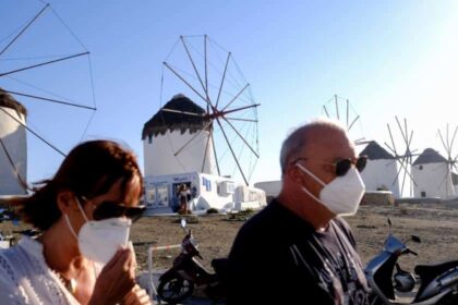 maska koronoios photo eurokinissi 4 mykonos