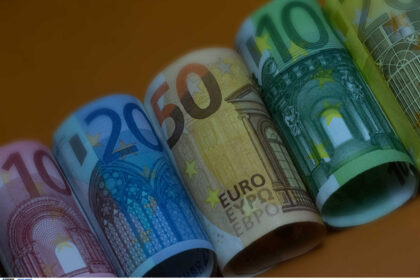 money in 1604 1 2048x1407 1