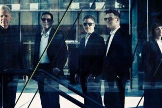 new order kainourgio tragoudi epeita apo pente xronia
