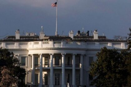 w21 74922WhiteHouse26