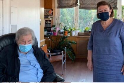 Μικης Μενδωνη