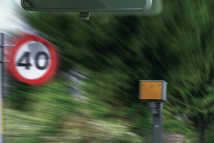 201008125834 SpeedCamera