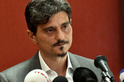 dimitris giannakopoulos mikrofona kokkino