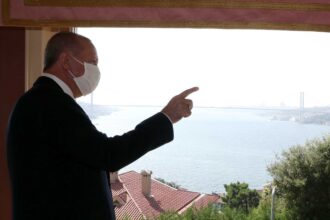 erdoganparathiro 2048x1446 1