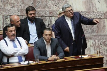 mixaloliakos kasiadiaris pappas