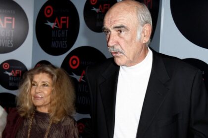 connery wife ap 081001030170