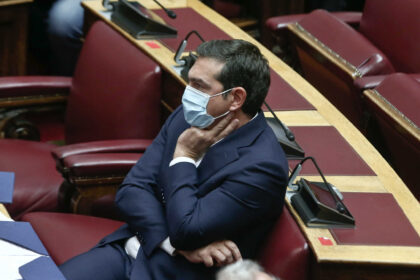 tsipras maska vouli 2048x1406 1