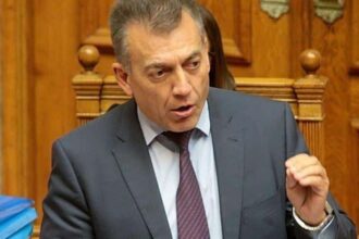 vroutsis