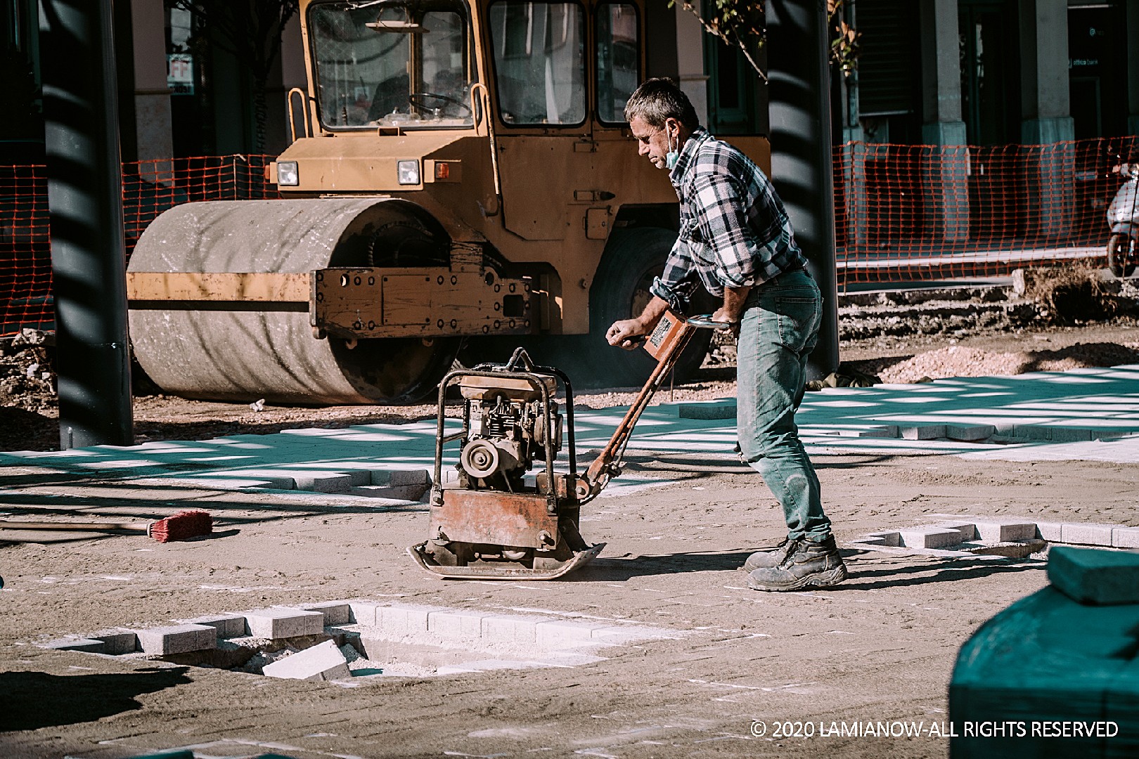 πλατεια παρκου εργατες 16