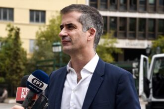 Ο Χρήστος Τεντόμας στο Δημοτικό Συμβούλιο Αθηναίων μετά την αποχώρησή του από την παράταξη