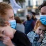 κοροναιος παιδια