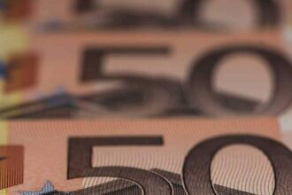 money 50 euro in 1607 1 2048x1437 1
