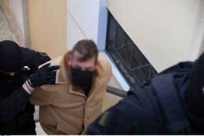 proponitis istioploia 2048x1393 1