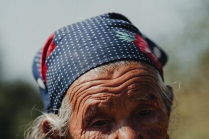 old woman 5578058 1280