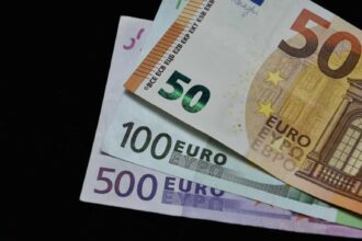 money 1536x1056 1