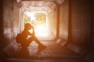 10 tilefonikes grammes psyhologikis ypostirixis kai voitheias poy prepei na gnorizoyme 1
