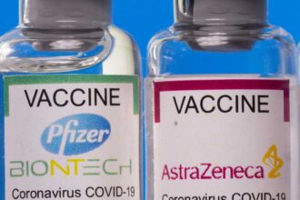 astrazeneca pfizer r 1805 1 2048x1611 1