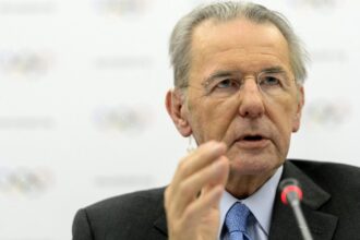 o proedros tis diethnous olumpiakis epitropis zak rogk