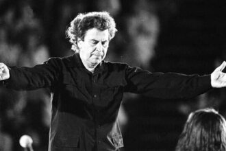 mikis theodorakis 1983 1