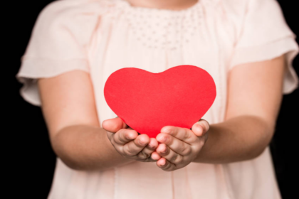 κοριτσακι βοηθεια